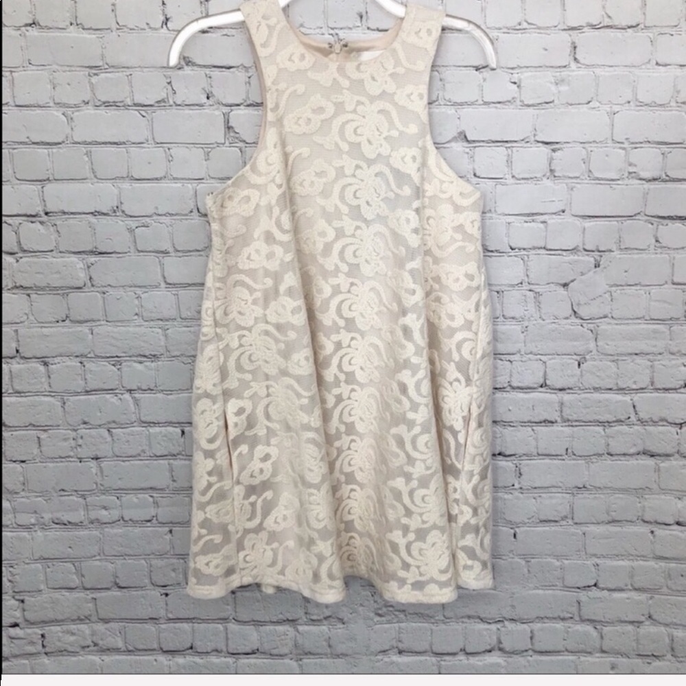 NWT J.O.A. Los Angeles / lace embroidered dress - Picture 4 of 7